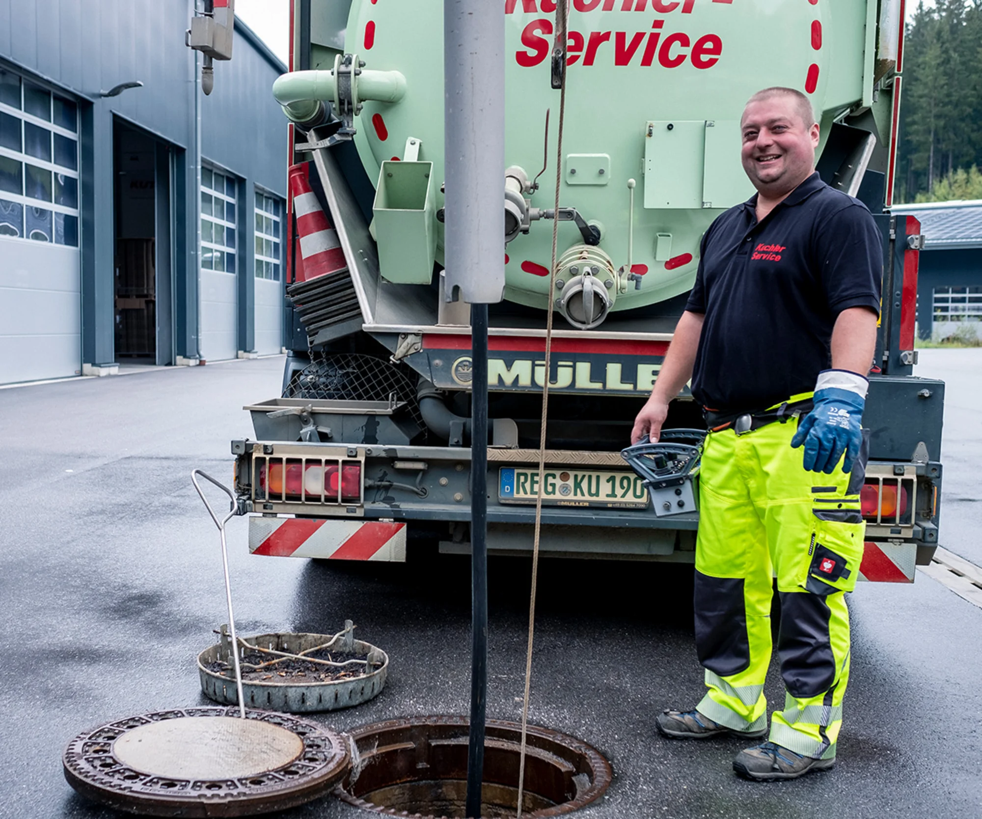 Kanalreinigung mit Hochdruckreinigung und Saugtechnik